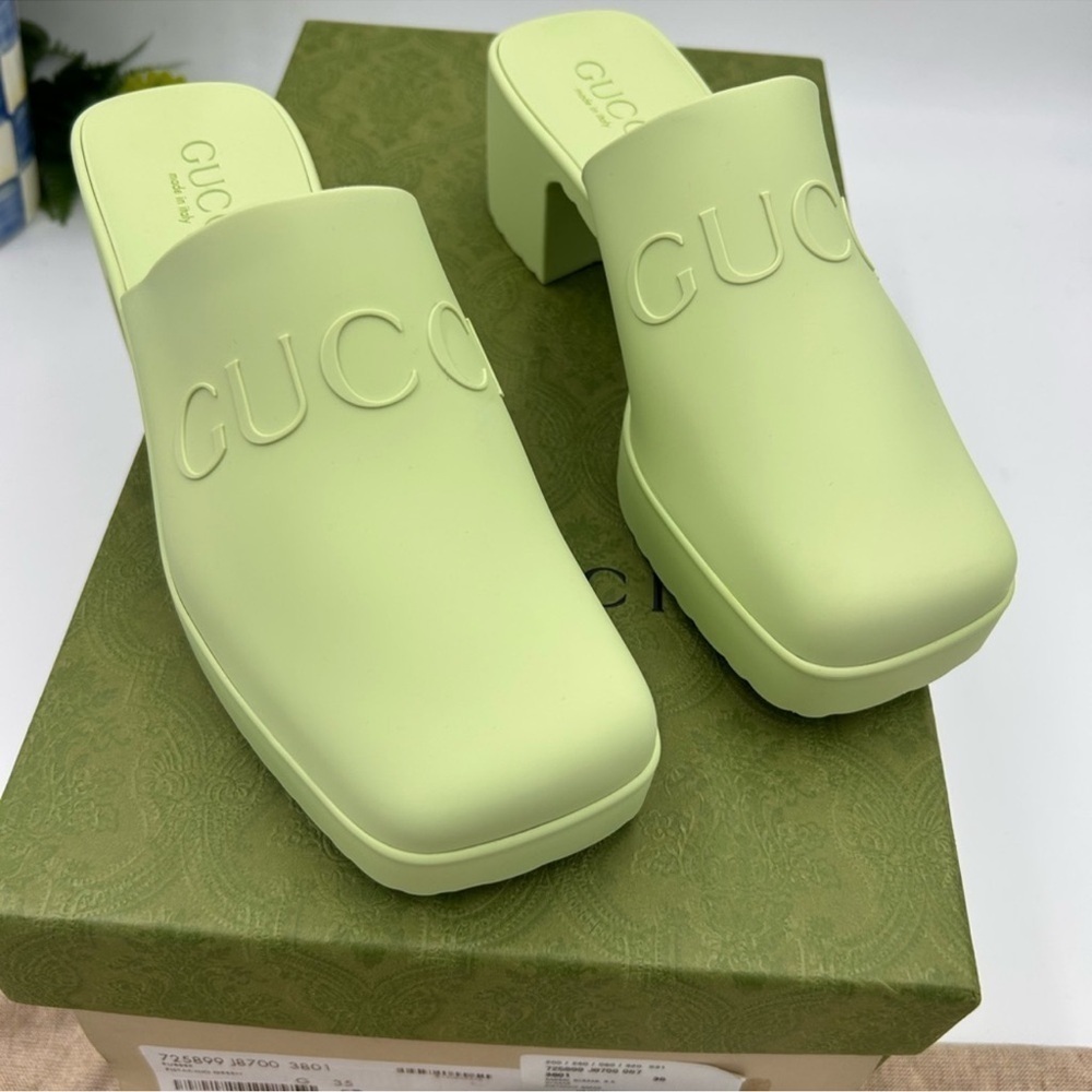 Women’s Gucci, clog, rubber sandals, size 35 made in Italy